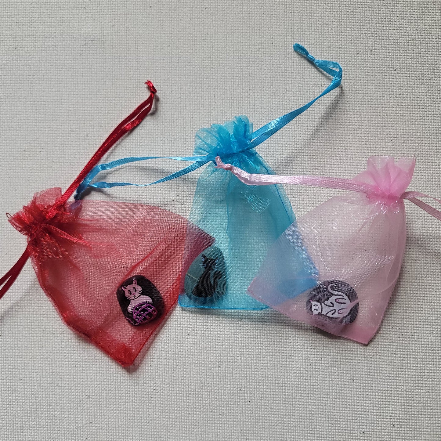 Surprise Pocket Familiar